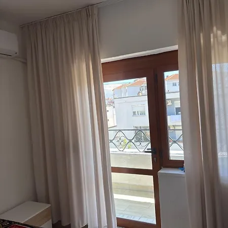 2-rooms-apartment With Balkonies In Rinia Street In Appartement